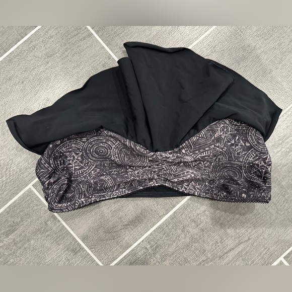 Brandy Melville Bandeau Swimsuit Top with Ruffle Layer and Sweetheart Neckline - Picture 2 of 5